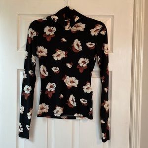 Levi’s Second Skin Floral Mock Neck Shirt